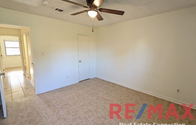 2 beds, 1 bath, 840 sqft, $800, Unit 300 S Grant -A