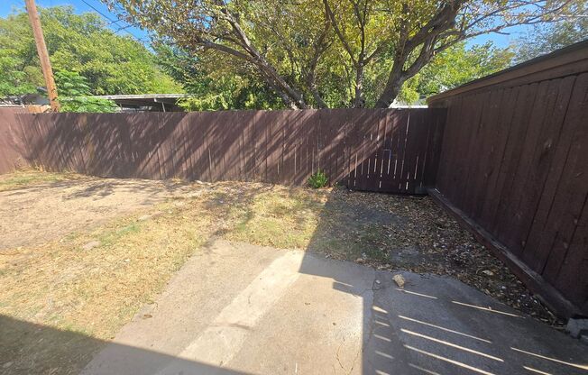 3 Bedroom/2 Bathroom/2 Covered Parking Places - Remodeled