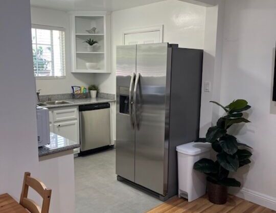 1 bed, 1 bath, 500 sqft, $2,500