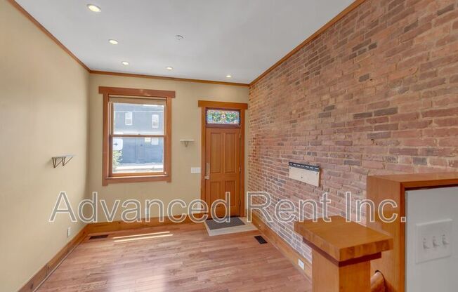 2802 E FAIRMOUNT AVE