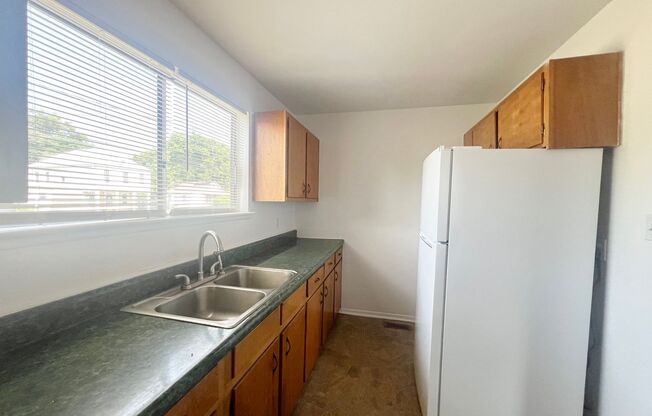 3 beds, 1 bath, $1,395