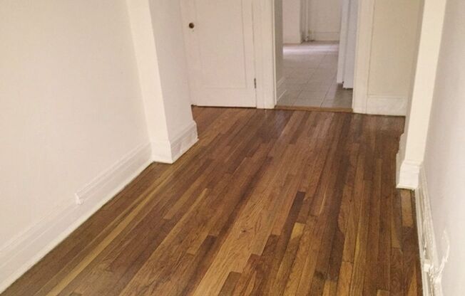 1 bed, 1 bath, 900 sqft, $1,400, Unit 114