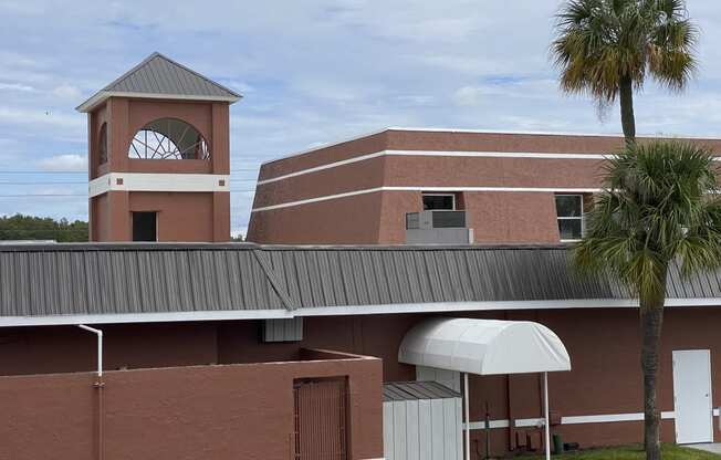 Welcome to Colonial Drive Apartments in Orlando, FL