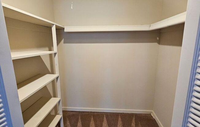 1 bed, 1 bath, 625 sqft, $1,225, Unit B11