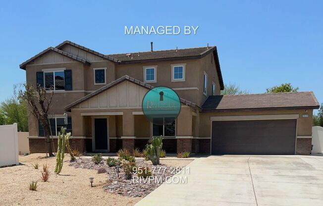 Newer home near great shopping and nearby freeway access!