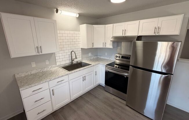 2 beds, 1 bath, 855 sqft, $1,049, Unit 3370-11