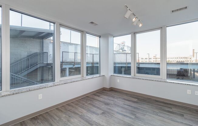 1 bed, 1 bath, 503 sqft, $1,614, Unit 503