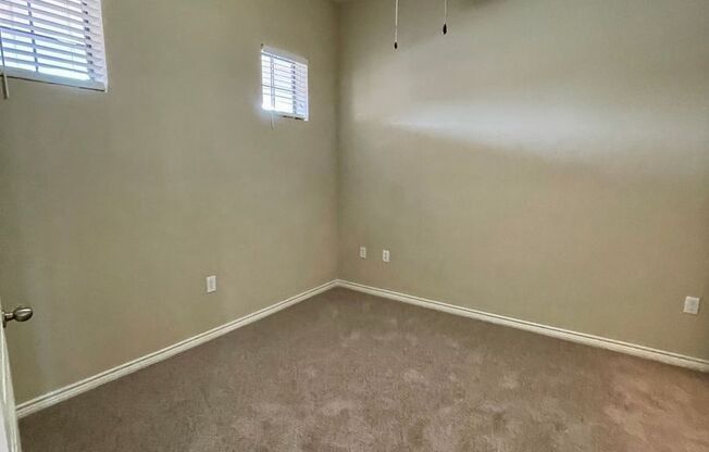 2 beds, 2 baths, 952 sqft, $1,959, Unit 02-112