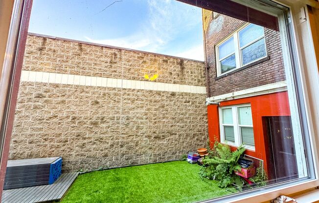 Studio, 1 bath, 450 sqft, $1,295, Unit 003