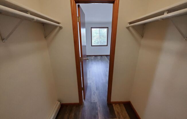 2 beds, 1 bath, 800 sqft, $1,389, Unit 4526-1