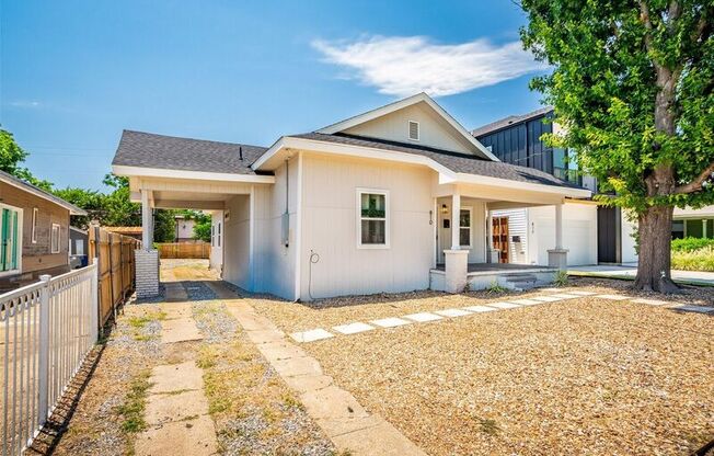 808 W 10 ST