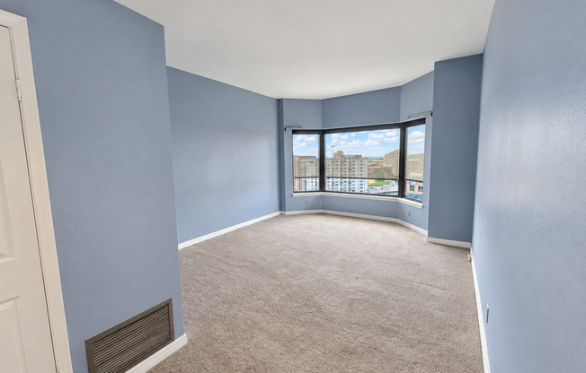 2 beds, 2 baths, $3,395, Unit # 1703