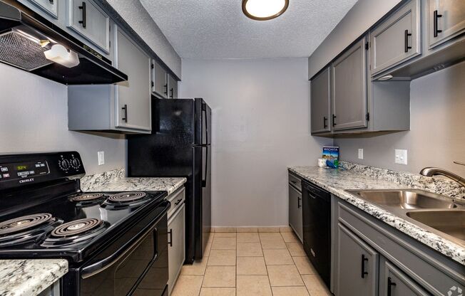 1 bed, 1 bath, 652 sqft, $795