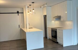 2 beds, 1 bath, $2,599, Unit 302