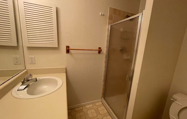 2 bed 2 bath available now!