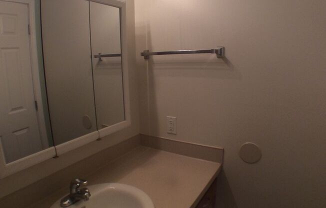 2 beds, 1 bath, 740 sqft, $1,475, Unit 304