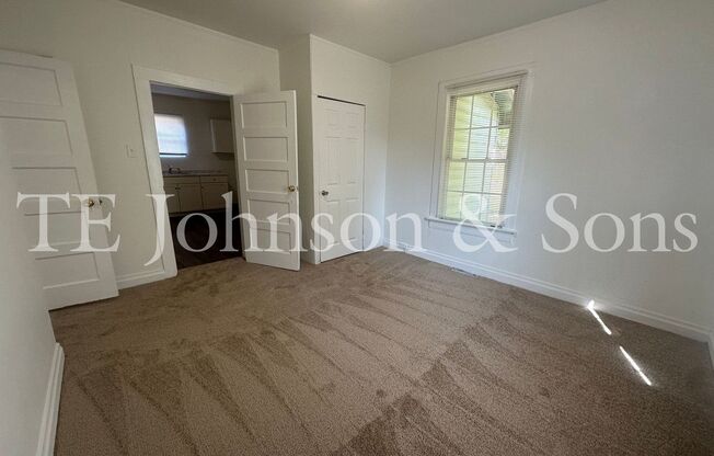 2 beds, 1 bath, $995