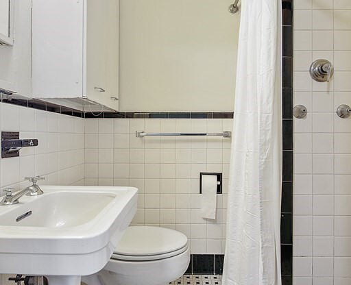 1 bed, 1 bath, 325 sqft, $2,950, Unit 7L