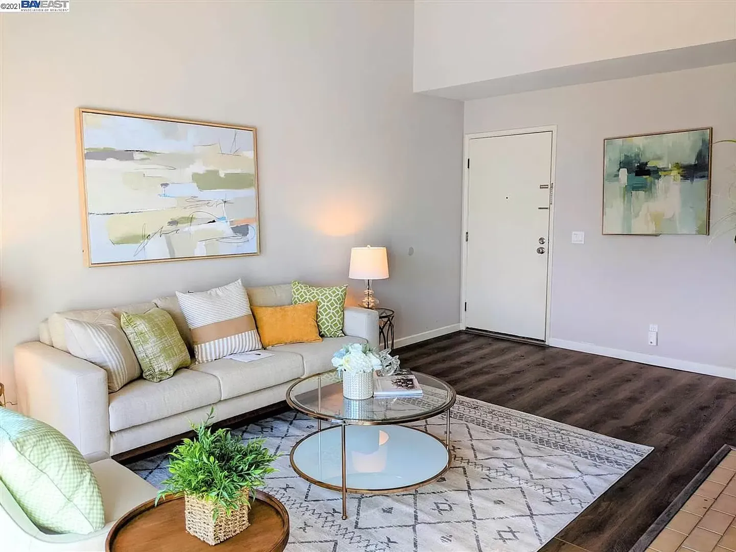 $2850 / 2 BR - GORGEOUS MEADOWBROOK CONDO IN CENTRAL FREMONT
