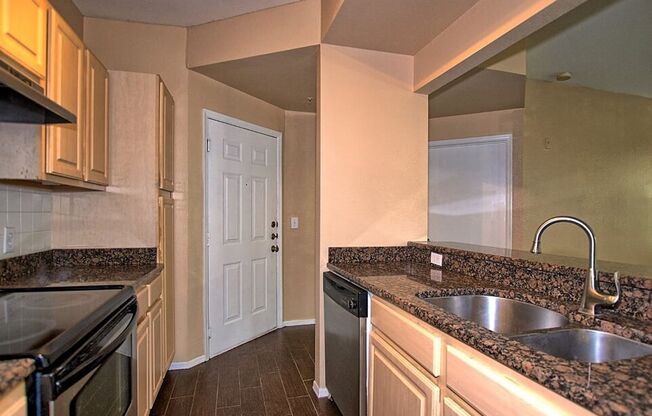 2/2 2nd floor in Sabal Point Longwood Gated community/ Available for move-in on December 15, 2026