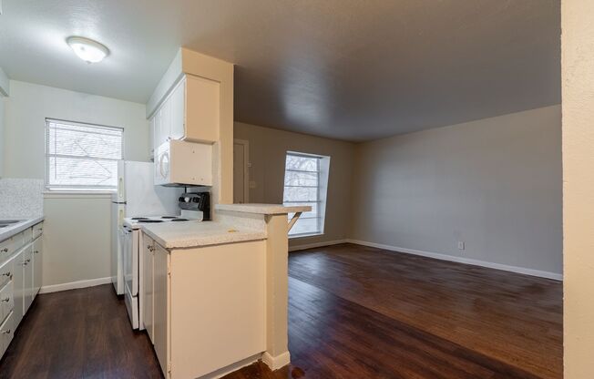 1 bed, 1 bath, 682 sqft, $950, Unit 308