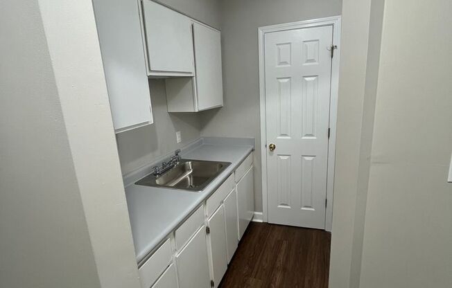 1 bed, 1 bath, 600 sqft, $1,250, Unit 802