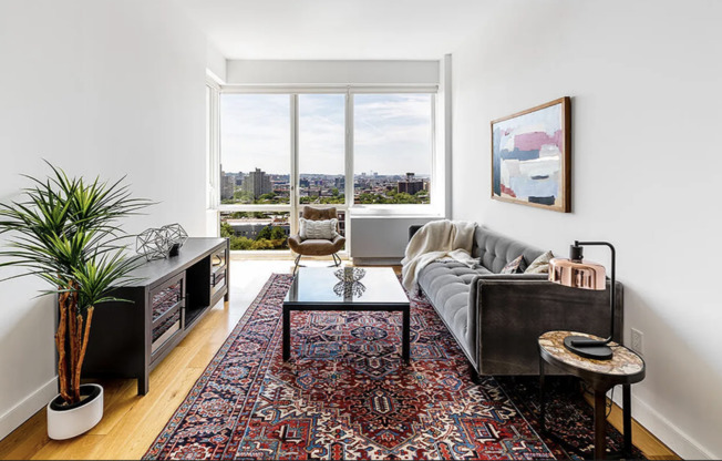 2 beds, 1 bath, $5,540, Unit 2108