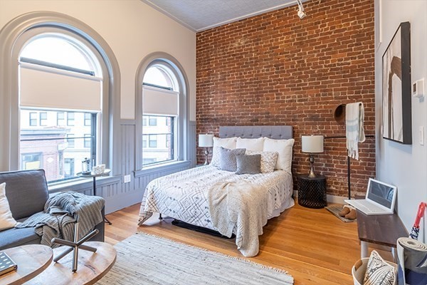 Studio, 1 bath, 392 sqft, $1,750, Unit 304