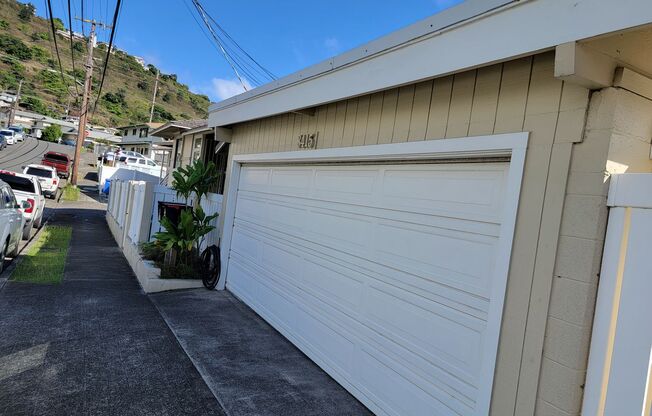 Large Upstairs Unit, Split AC, Renovated
