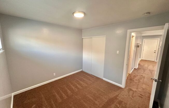 2 beds, 1 bath, 700 sqft, $2,000, Unit 204