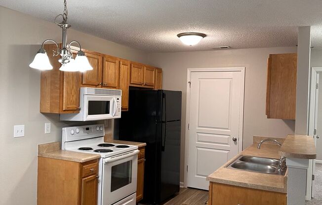 1 bed, 1 bath, 748 sqft, $1,025, Unit Unit 14