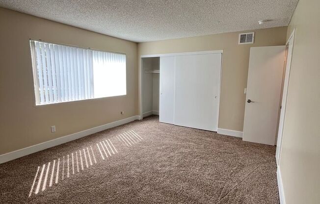2 beds, 1 bath, 896 sqft, $1,895, Unit 091