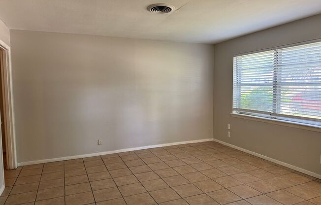 409 E Lilly Ln Arlington 76010