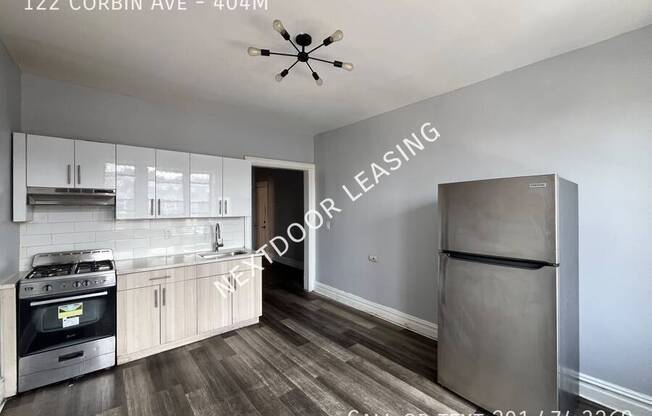 122 CORBIN AVE