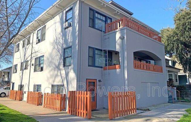 1032 V ST