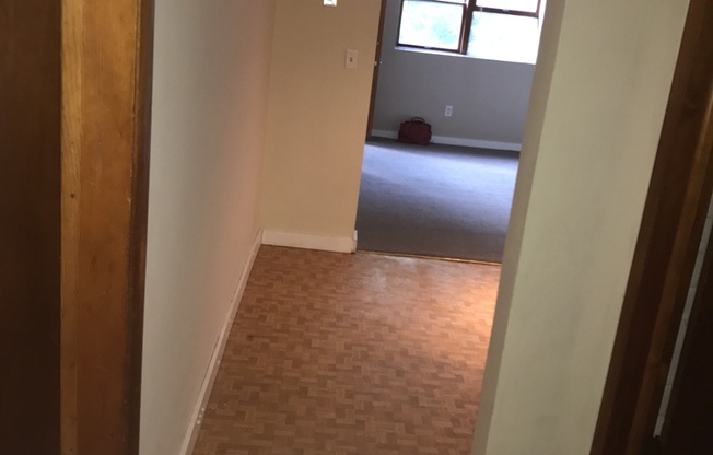 One bedroom Maplewood off Stillwater