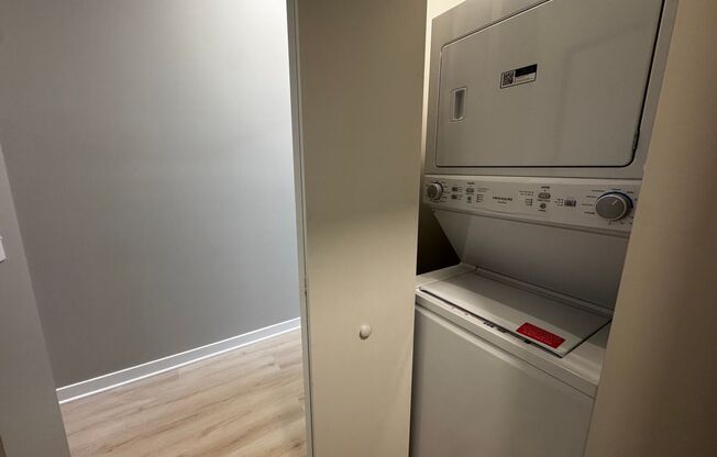 2 beds, 1 bath, $1,950, Unit 4007 #C
