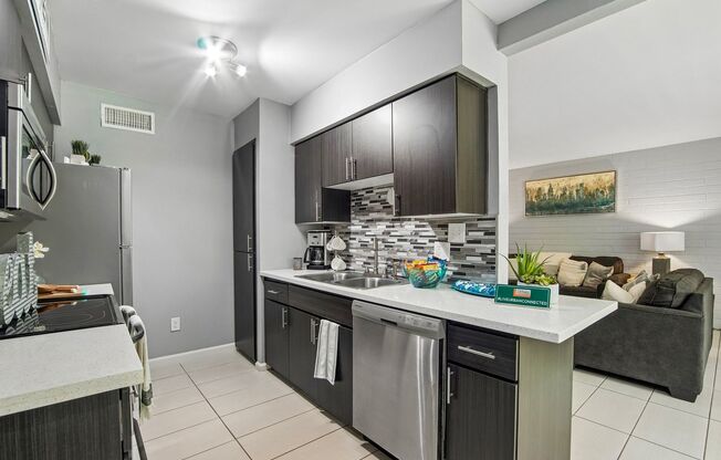 2 beds, 1 bath, 900 sqft, $1,125, Unit 29