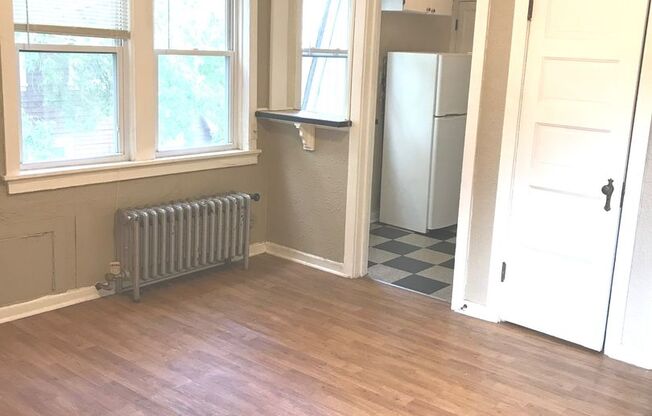 Studio, 1 bath, $795, Unit 33