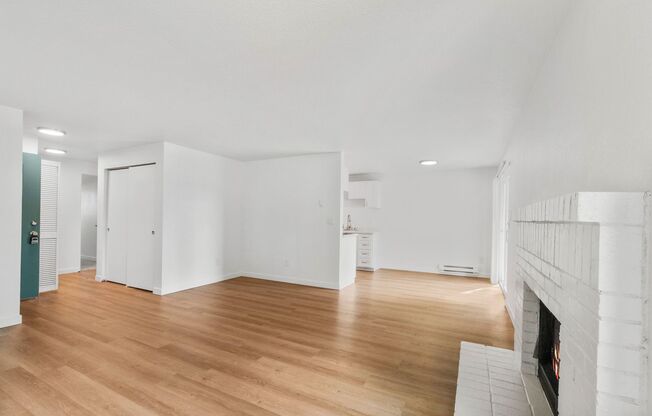 3 beds, 1 bath, 1,200 sqft, $2,095, Unit 103 A