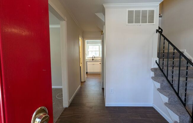 Gorgeous 4 Bed 2.5 Bath Single Family Home On Spacious Lot In Orange Hunt Estate West