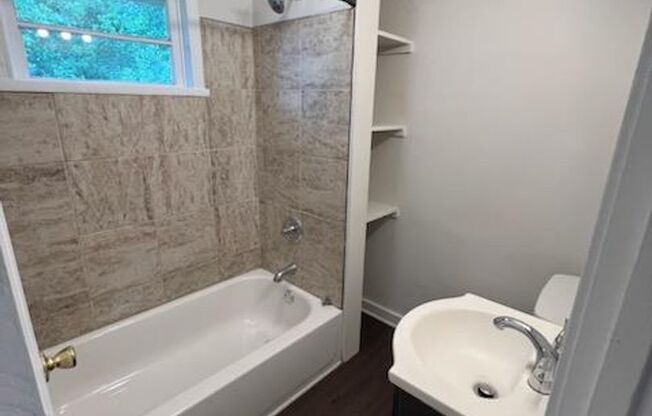 1 bedroom 1 bath apartment for rent in Pensacola - ALL UTILITIES INCLUDED!