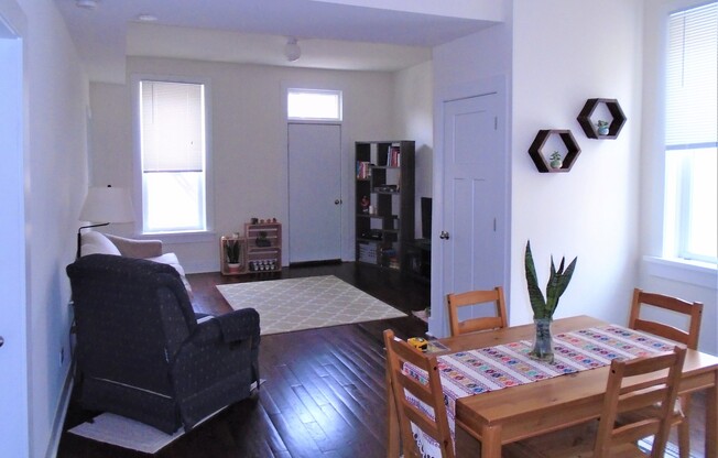 1329 W 18 ST