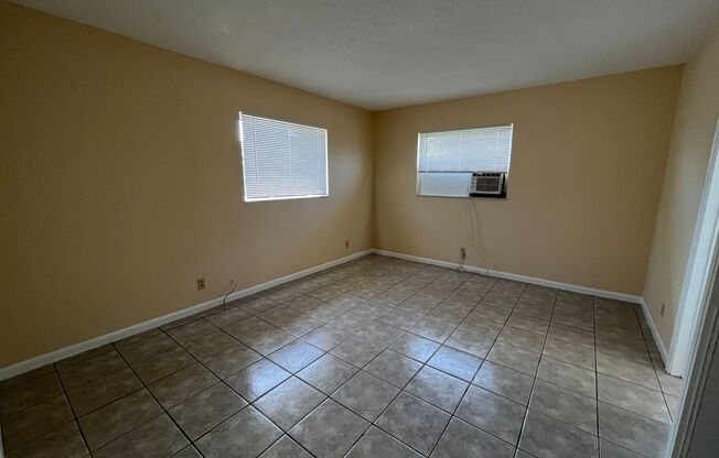 1 bed, 1 bath, 900 sqft, $1,600, Unit 11