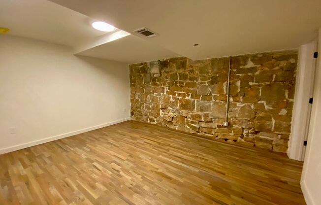 2 beds, 2 baths, 1,005 sqft, $2,567, Unit 013