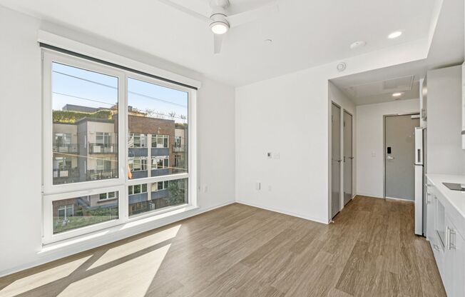 Studio, 1 bath, 290 sqft, $1,550, Unit 221
