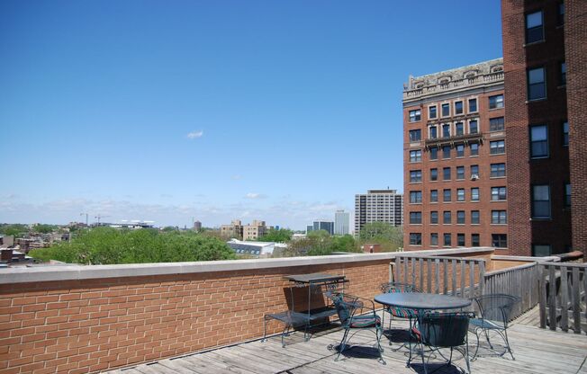 3 beds, 2.5 baths, 2,100 sqft, $3,960, Unit 431-02A