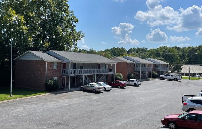 DUBLIN SQUARE APTS