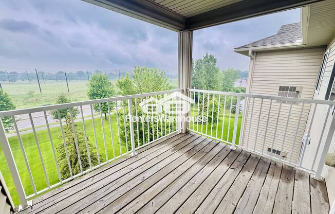 1590 PARKWOOD DR