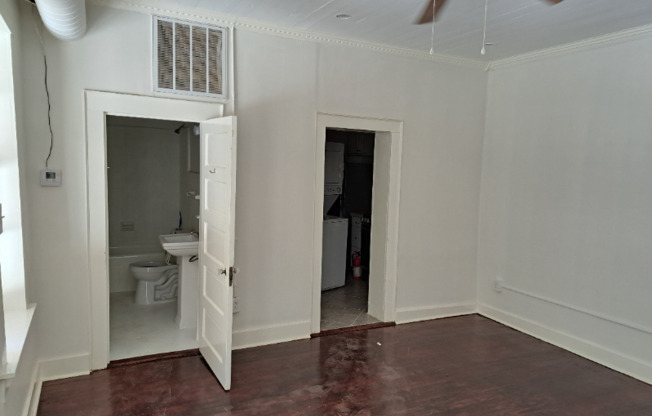 711 Royal Street C